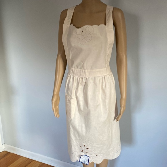 Sam Hedaya Co. Other - NWT one size Elegant cotton cream apron by the Sam Hedaya Company